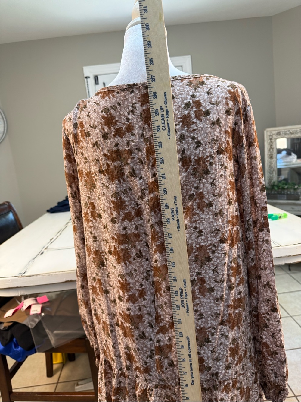 Veveret Boho Floral Tie-Front Peasant Blouse in Brown Floral - Picture 11 of 16